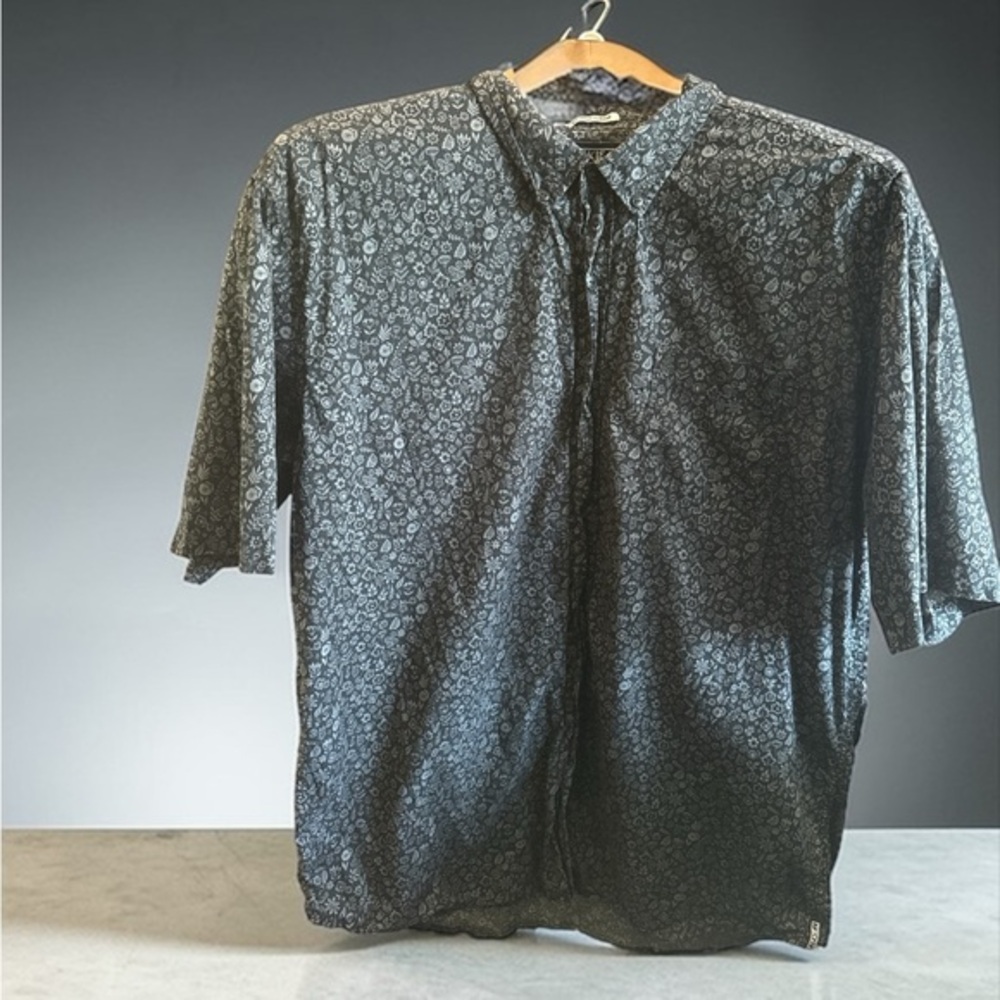 Ezekiel Black and Gray Floral Patterned Casual Button Up Shirt Skater Mens XL